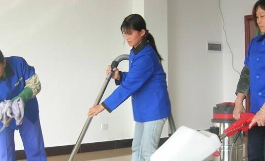 苏州保洁公司:＂地板是湿四种处理方法。＂(图1)